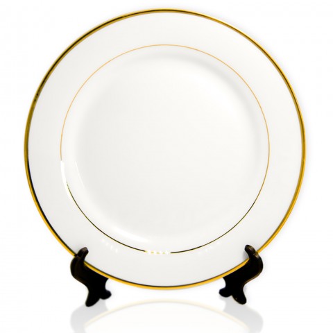 Тарелка с золотой каемкой